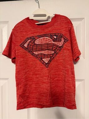 Boys Superman Athletic Performance T-Shirt Red Heather Short Sleeve Size 6/7